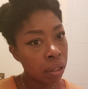 Meet your Posher, Akyiaa